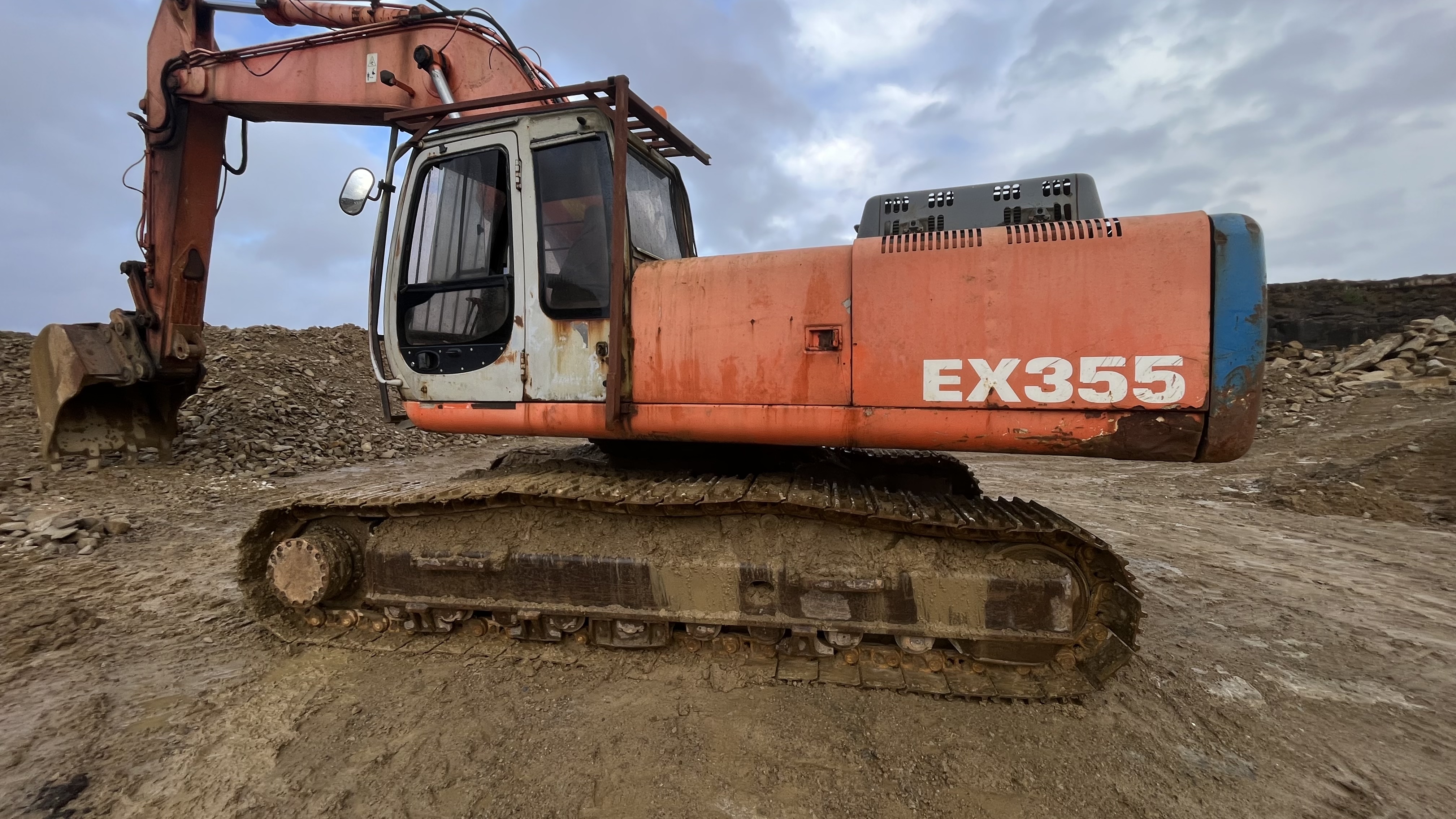 Hitachi ex355