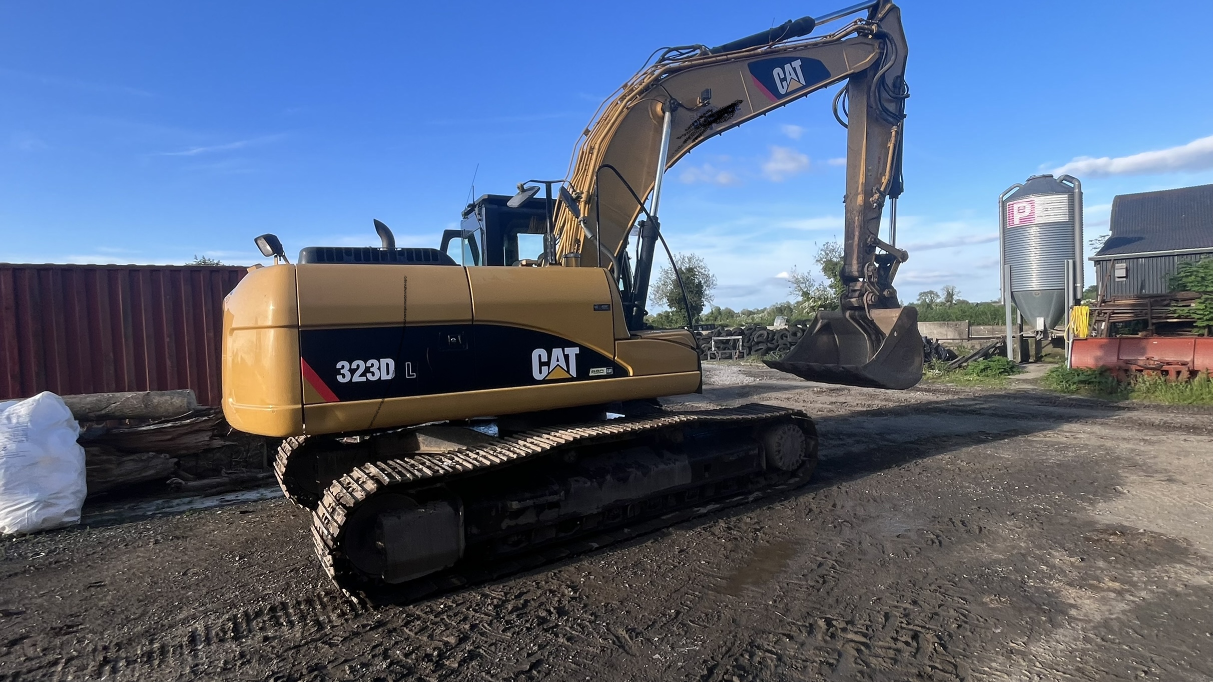 Caterpillar 323 dl